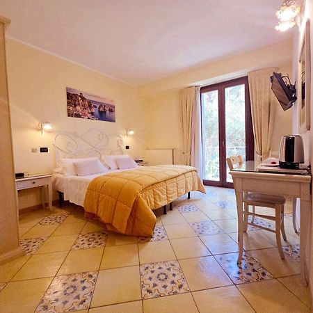 Hotel Cala Marina Кастелламмаре-дель-Гольфо Екстер'єр фото