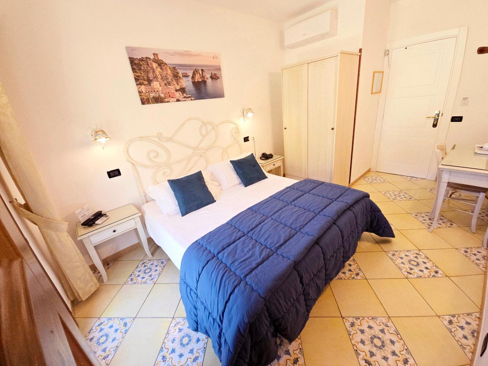 Hotel Cala Marina Кастелламмаре-дель-Гольфо Екстер'єр фото